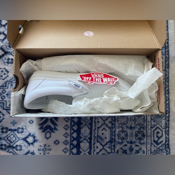 Vans Classic White Canvas Slip-Ons NWT - Picture 2 of 3